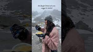 Barfile Pahad and usme maggie khane ka maza . #shortsviral #pahadi  #pahadivlogs #snow #snowfall - YouTube