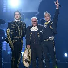 From vicente fernández's el caballo de mi padre to paloma mami's. Vicente Fernandez At Latin Grammys With Son And Grandson Popsugar Latina
