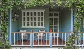 Teras rumah bukan hanya sekedar untuk mempercantik eksterior, tetapi juga melindungi area depan rumah, seperti pintu dan jendela dari sinar matahari maupun hujan. Desain Teras Kecil Ini Bisa Bikin Tampilan Rumah Jadi Makin Cantik
