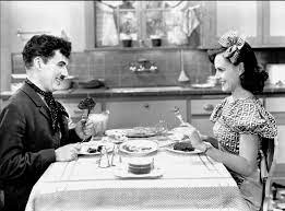Les Temps modernes, Arte : la romance de Charlie Chaplin et Pa... - Télé  Star