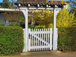 43 Amazing Fence Gate Ideas