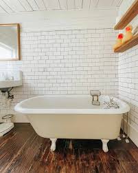 24 Remarkable Bathtub Tile Ideas To