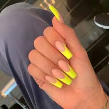 Next we have another simple bright and stylish idea. 43 Chic Ways To Wear Yellow Acrylic Nails Page 3 Of 4 Stayglam