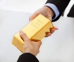 L'acquisto dell'oro, nonostante si pensa possa essere associato ad una gioielleria, in realtà può essere anche fatto attraverso una filiale bancaria. Banche Che Vendono Lingotti Oro Quali Sono Ecco La Lista Completa