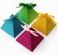 how to diy pyramid folding gift box