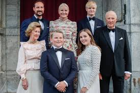 The young princess was the picture of poise and grace. Prinzessin Ingrid Alexandra Ihre Konfirmation In Bildern Gala De