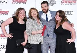 Find out who is chris evans girlfriend or wife in the year 2017. Pin On Chris