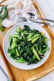 How do you clean Chinese broccoli?