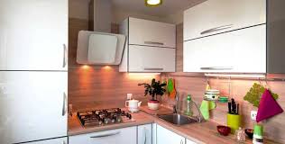 За да изглежда малка кухня голяма, трябва да вземете правилното решение при избора на цвета на апартамента. Obzavezhdane Na Malka Kuhnya 3 Klyuchovi Sveta Y A P L Myastoto Za Vashite Statii