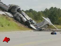 It was a plane crash that killed four, but the blink 182 star walked away alive. Pilot Tire Pressure At Fault In Blink 182 Crash Youtube