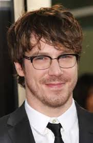 John Gallagher Jr. as senior producer Jim Harper in the HBO drama The Newsroom. The show, premiering this Sunday, June 24, at 10 pm, follows a testy cable ... - elle-john-gallagher-jr-newsroom-2012