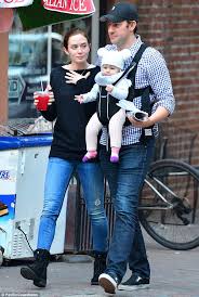 I guess that's one of newish hollywood trends, to give birth and then confirm it weeks later. John Krazinski And Emily Blunt With Their Daughter Hazel Emily Blunt Cute Celebrity Couples John Krasinski
