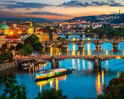 Gambar Prague at Night  Vltava River Cruise