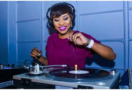 Dj zinhle announced as #sastyleaward2018's most stylish performing artist in music. Dj Zinhle Is A Nice Person But Loses Her Cool When Someone Threatens Her Drum