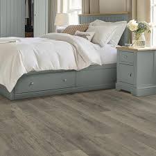 Featured in simple master bedroom kronotex villa harbour oak grey. Mohawk Perfectseal Excel 12 6 1 8 X 54 11 32 Laminate Flooring 16 22 Sq Ft Ctn At Menards