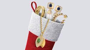 holiday jewelry trends to put on your list