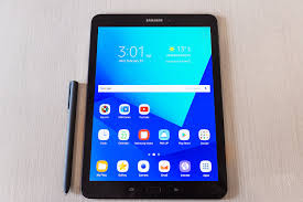 We collaborated with akg's skilled sound engineers to provide clear, crisp and high quality akg sound that immerses you in the samsung flow lets you move from phone to tablet and back again with ease. Samsung S New Galaxy Tab S3 Comes With Four Speakers And A Stylus Samsung Samsung Note Galaxy Tab