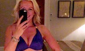 Michelle Mone reveals photos inspire her to lose weight | Daily Mail Online