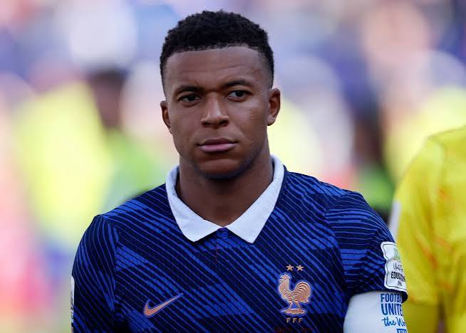 Une femme méprisable et indigne de sa fonction" : Kylian Mbappé tacle les propos racistes d'une sénatrice paraguayenne | France Inter