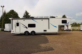 featherlite horse and livestock trailers