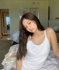 Jennie studied in new zealand before. The White Dress Of Jennie Kim On The Account Instagram Of Jennierubyjane Spotern