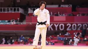 連珍羚，台灣女子柔道選手， 2014 年成為台灣柔壇第一位旅日職業選手、 2015 年成為臺灣柔道史上的第一面國際柔道大獎賽金牌得主。在 2016 年夏季奧林匹克運動會柔道女子 57 公斤級比賽獲第五名，創下臺灣柔壇在奧運最佳成績。 8dxhgfapdnmqzm