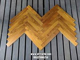 Nama kayu jati sudah pasti tidak asing bagi masyarakat indonesia. Lantai Kayu Jati Harga Per Meter Murah Untuk Ruangan Rumah Minimalis
