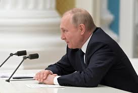 Putin z blokado in globo nad ruske medije: Umakniti morajo prispevke, v  katerih ruski vdor označujejo za napad, invazijo ali vojno | Nova24TV