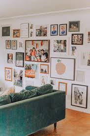 gallery wall that your family