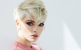 By keeping all the weight at the bottom, your locks will appear thicker and fuller in an instant. 9 Hairstyles For Thin Hair Fashionisers C