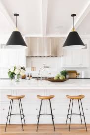 an easy guide to kitchen pendant lights