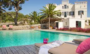 the best villas in spain with pools