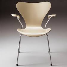 For more than half of the twentieth century, arne jacobsen's ideas shaped the landscape of danish design, rippling out from scandinavia to influence architects and designers around the world. Arne Jacobsen 3207 Armlehne Lackiert Stuhl Fritz Hansen Serie 7 Design