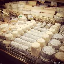 Camembert   Wikipedia Bonjour Paris Paris Cheese Shop How To    Tips to Buy Cheese Like The French