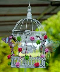 cage à oiseaux customisée avec fleurs