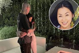 Only a week after travis barker celebrated kourtney kardashian's birthday with a pda packed instagram post, the couple are at it again. E7eqojik5dzl0m