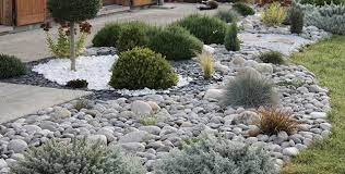 20 Rocking Landscaping Ideas With Rocks