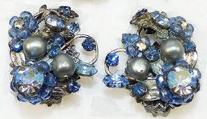 robert blue rhinestone brooch