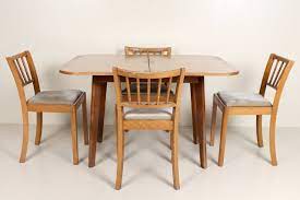 T008 solid red oak dining table and 4 chairs univonna. Vintage Oak Dining Table And 4 Chairs For Sale At Pamono