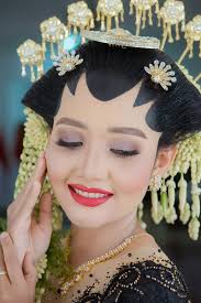 indonesian bride stock photos royalty