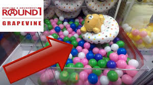 Use your dexterity and brainpower to capture a prize from the pit using a robotic claw. Lojas Virtuais Carnival Games Nintendo Switch Trailer I M Broke Now Did We Win A Giant Donut Rilakkuma Bear At Round 1 Arcade Ufo Catchers Claw Machines