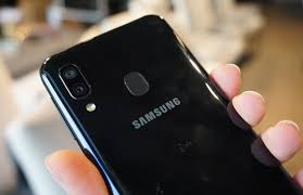 Samsung galaxy a20e kainų palyginimas (pardavėjų 23), atsiliepimai. Samsung A20e Review Koopadvies Prijzen En Alles Wat Je Moet Weten Androidplanet Nl