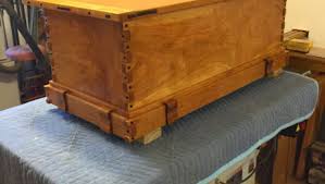 Made from mahogany in the greene & greene style, this entry bench with storage is sturdy enough to sit on and features ample storage for blankets, shoes. Greene And Greene Finewoodworking