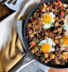 baked eggs with corned beef hash