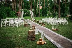 20 Backyard Wedding Ideas To Inspire