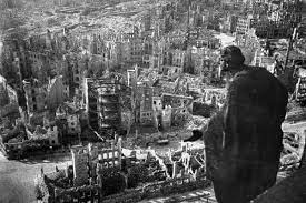 In four raids between 13th and 15th february 1945, 722 heavy bombers of the british royal air force (raf) and 527 of the united states. Moving Images Of Dresden Germany Before And After Allied Bombs Annihilated The Historic City