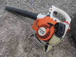 A series of plastic tubes attach to your stihl handheld blower and can extend to more than ten feet, providing the additional extension needed to reach most residential gutters. Albrecht Auctions Stihl Bg 55 Leaf Blower