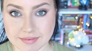 natural makeup for green eyes you