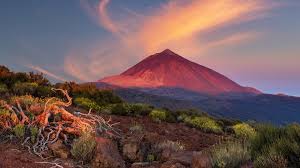 Das spektakuläre vulkanmassiv bildet mit der caldera »las cañadas del teide« das zentrum der insel teneriffa. Parques Naturales De Espana En Formato Virtual Educacion 3 0