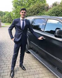Thibaut courtois (born 11 may 1992) is a belgian footballer who plays as a goalkeeper for spanish club real madrid, and the belgium national team. Thibaut Courtois Wiki 2021 Girlfriend Salary Tattoo Cars Houses And Net Worth